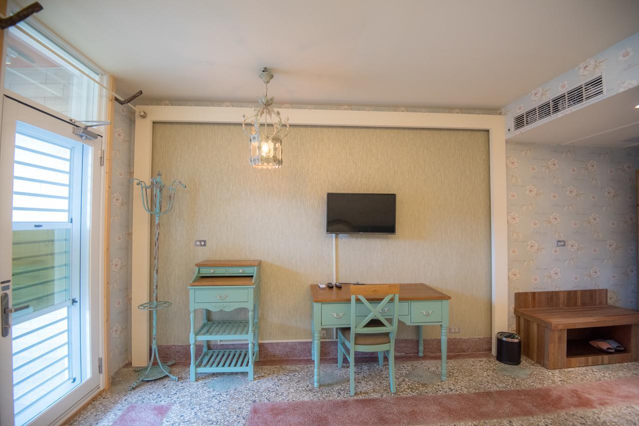 Ripoll'Es Homestay Chishang Bagian luar foto